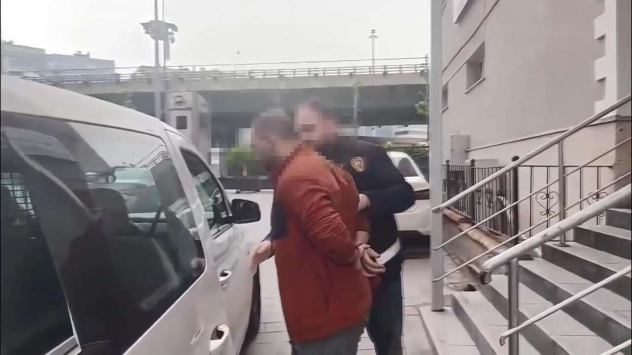 Yangın ihbarına giden ekipler, evde başka bir şeyle karşılaştı 8